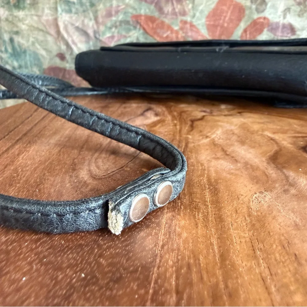 Fossil Vintage Black Leather Crossbody Wallet Mini Purse Bag